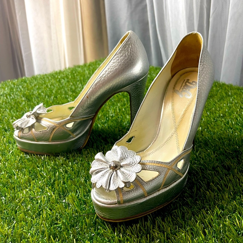 D&G silver pumps. Size 36.5
